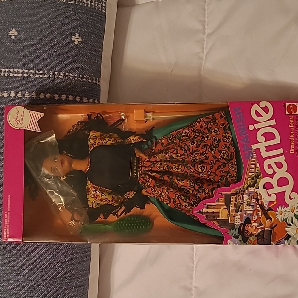 Spanish Barbie 1991 NIB Vintage